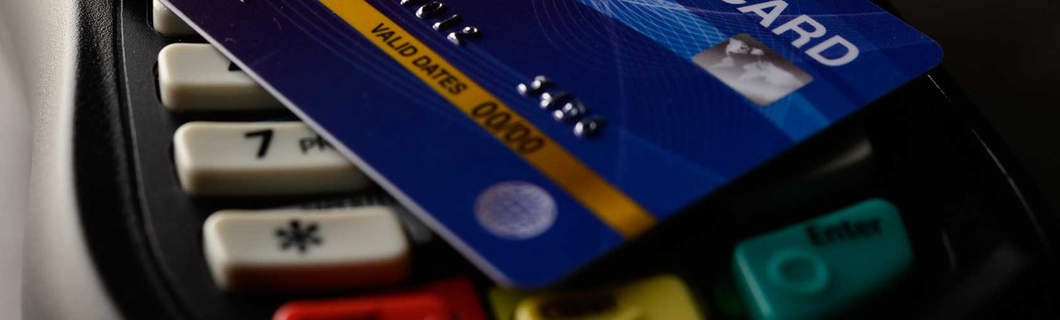What is a credit card and how to use them responsibly 