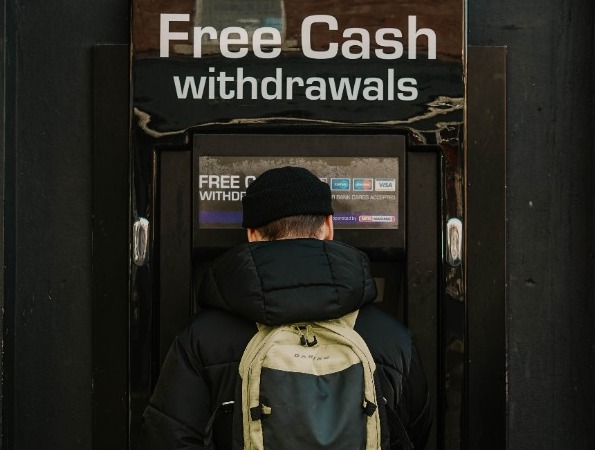 What you need to know when using your card abroad left supporting image